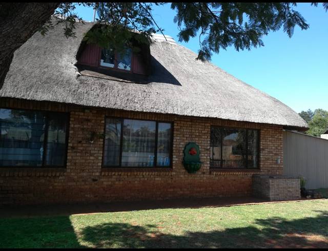 3 BEDROOM HOUSE SOLD IN THE ORCHARDS